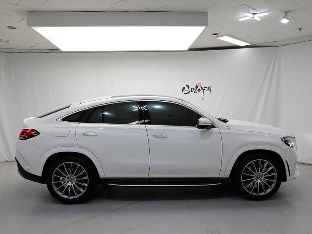 Mercedes Benz GLE Class - Vista 3