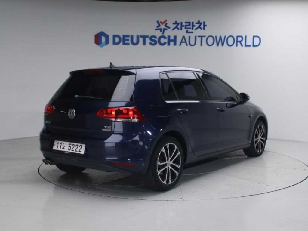 Volkswagen Golf - Vista 2