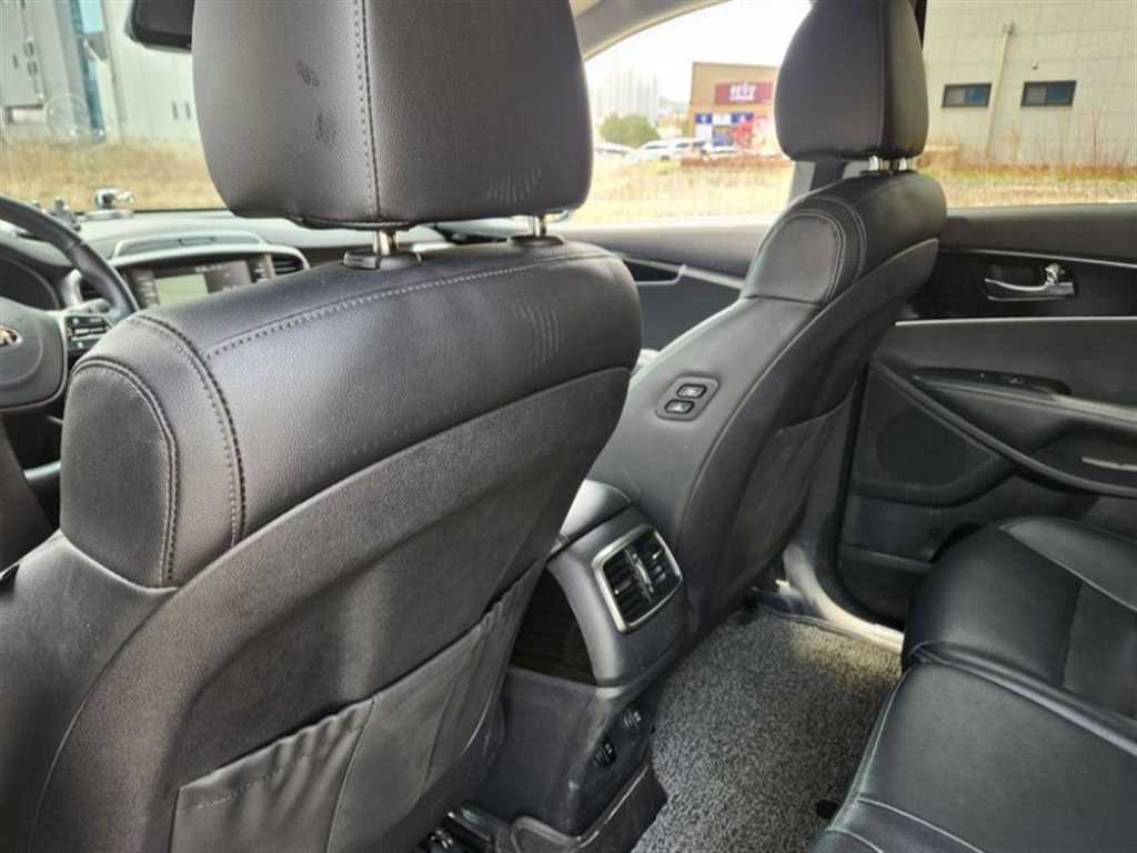 KIA Sorento - Vista 11