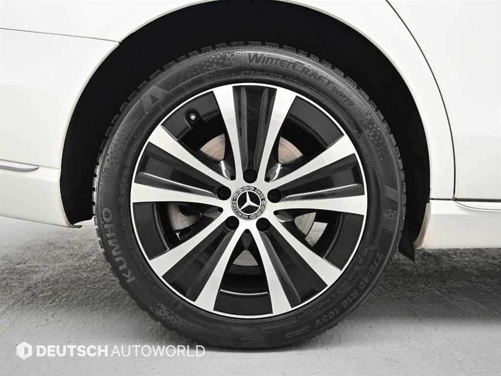Mercedes Benz E class - Vista 5