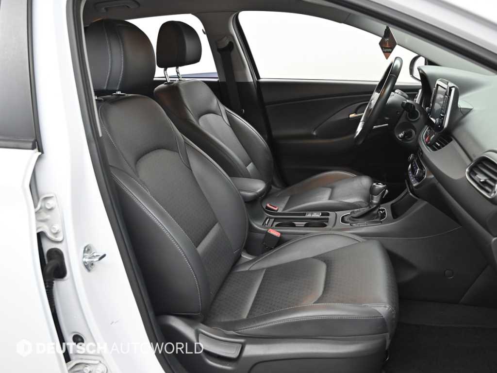 HYUNDAI i30 - Vista 10