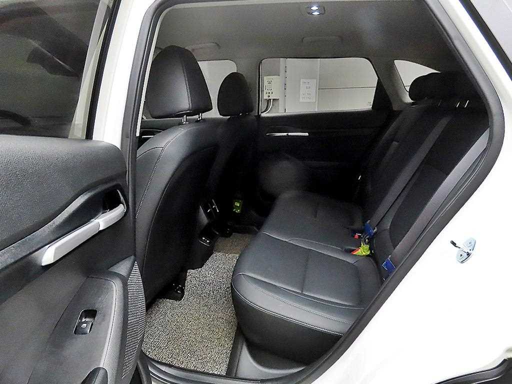 KIA Seltos - Vista 6