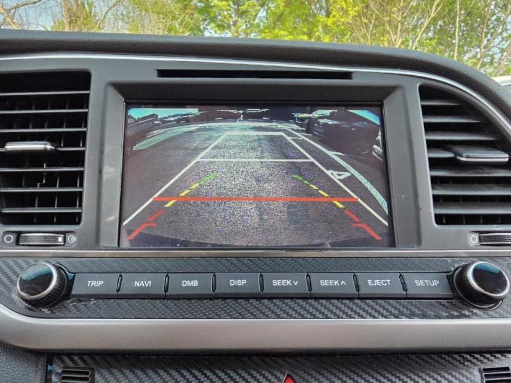 HYUNDAI Avante - Vista 9