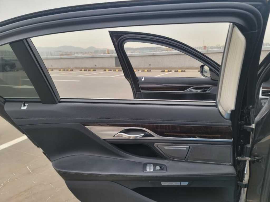 BMW 7 Series 2016 Gris - Importación desde Corea - HF Imports Iquique - Foto 14