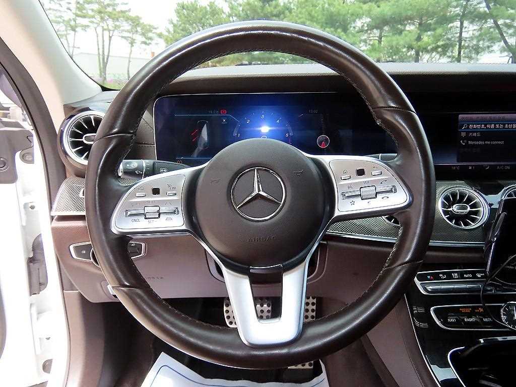 Mercedes Benz CLS Class - Vista 8