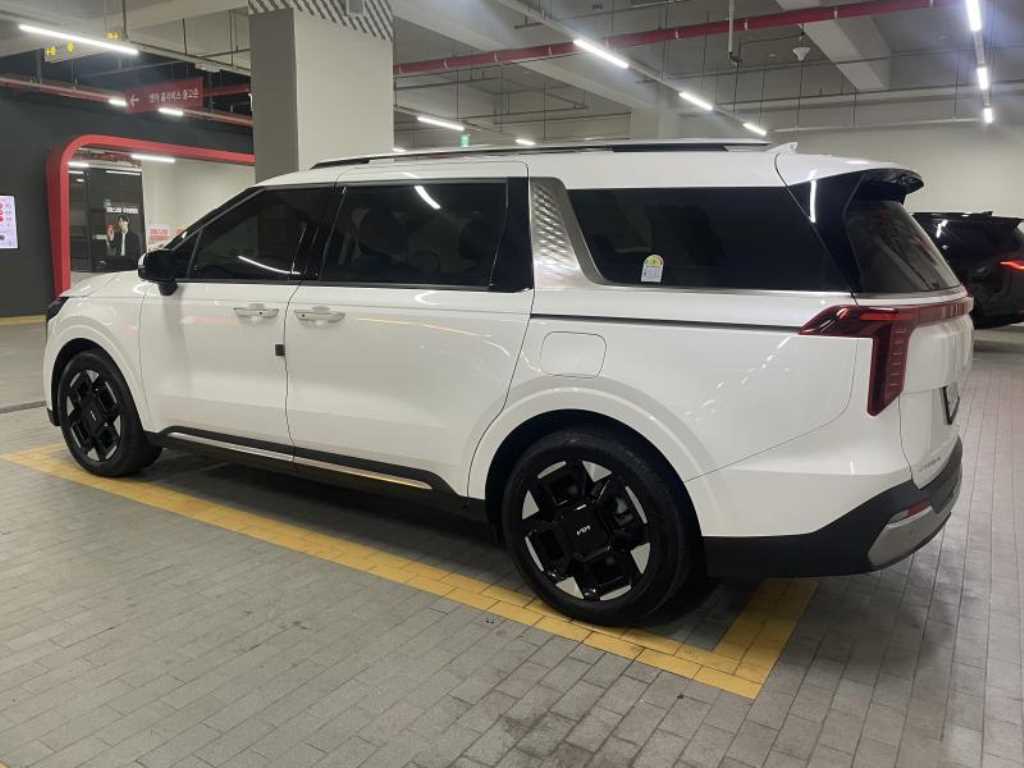 KIA Carnival - Vista 4