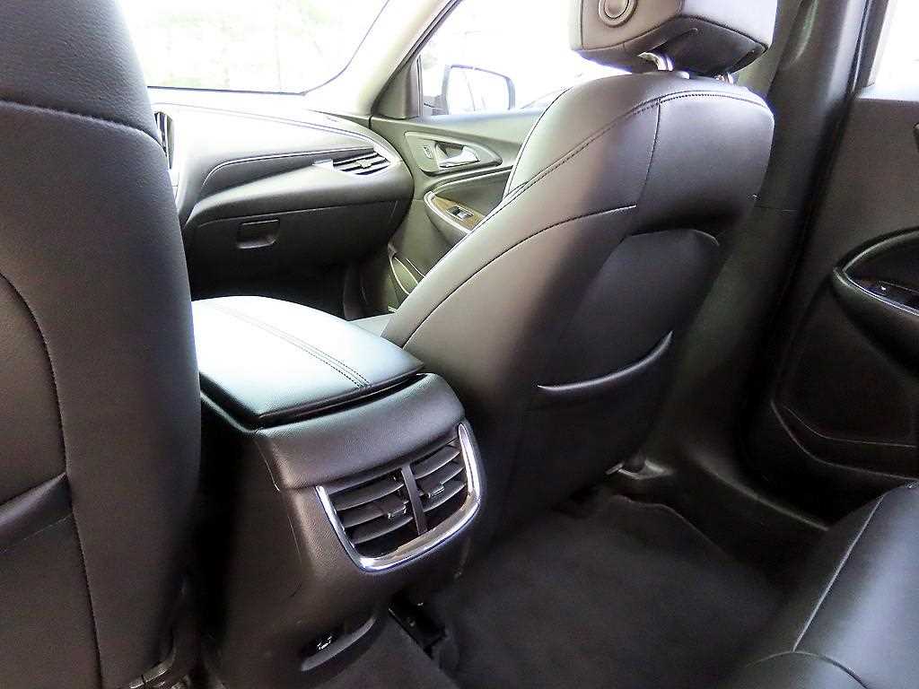 Chevrolet Malibu 2017 Blanco - Importación desde Corea - HF Imports Iquique - Foto 17