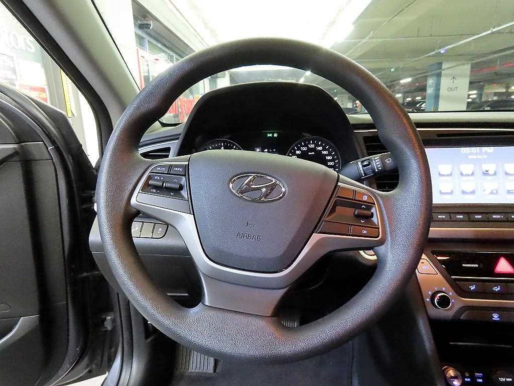 HYUNDAI Avante - Vista 8