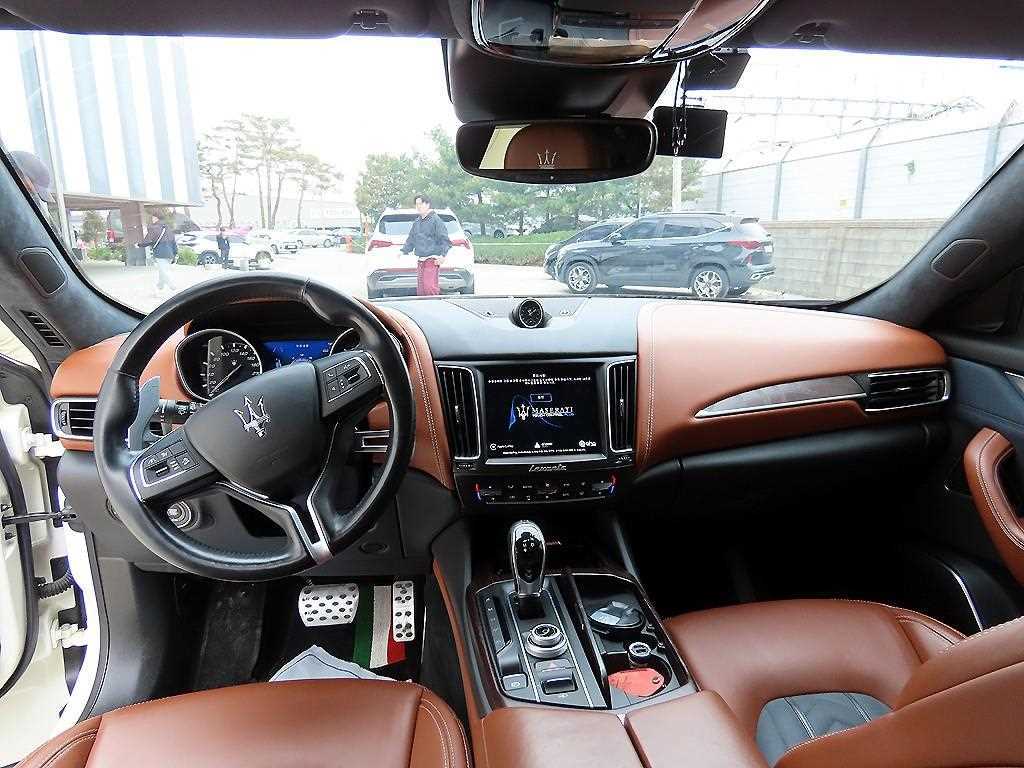 Maserati Levante - Vista 7