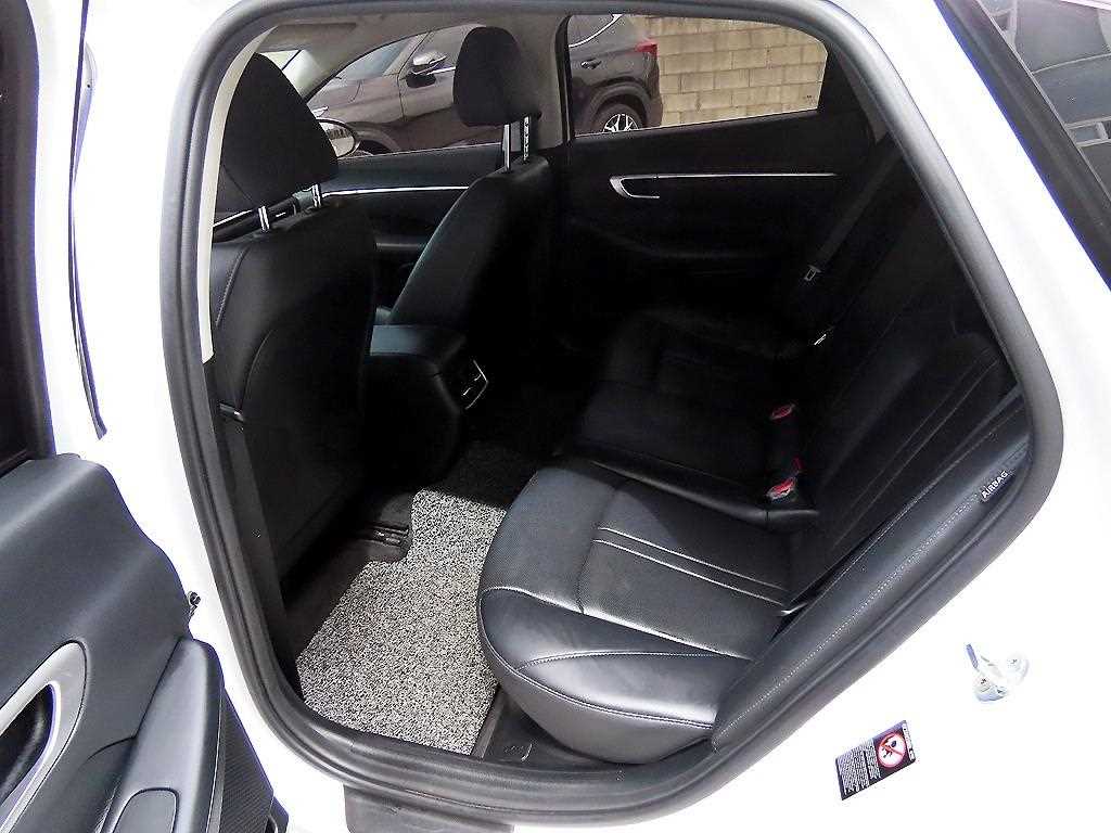 HYUNDAI Sonata - Vista 6