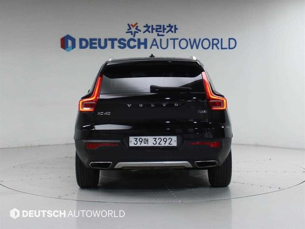 Volvo XC40 - Vista 4