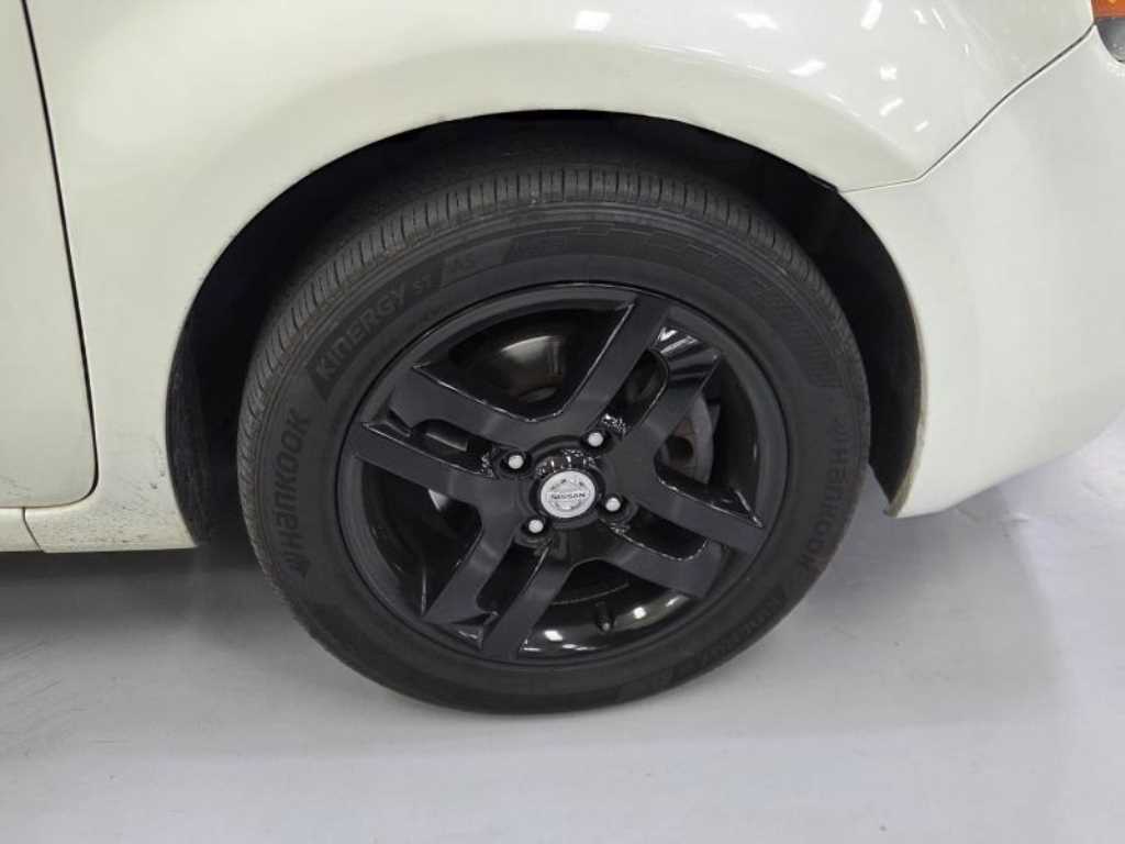 Nissan Cube - Vista 5
