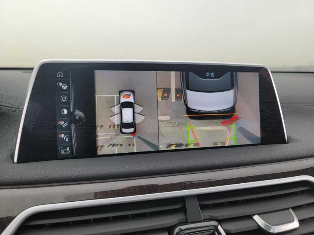 BMW 7 Series - Vista 8
