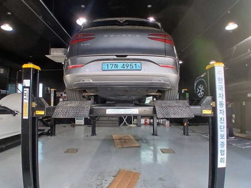 Genesis GV60 - Vista 2