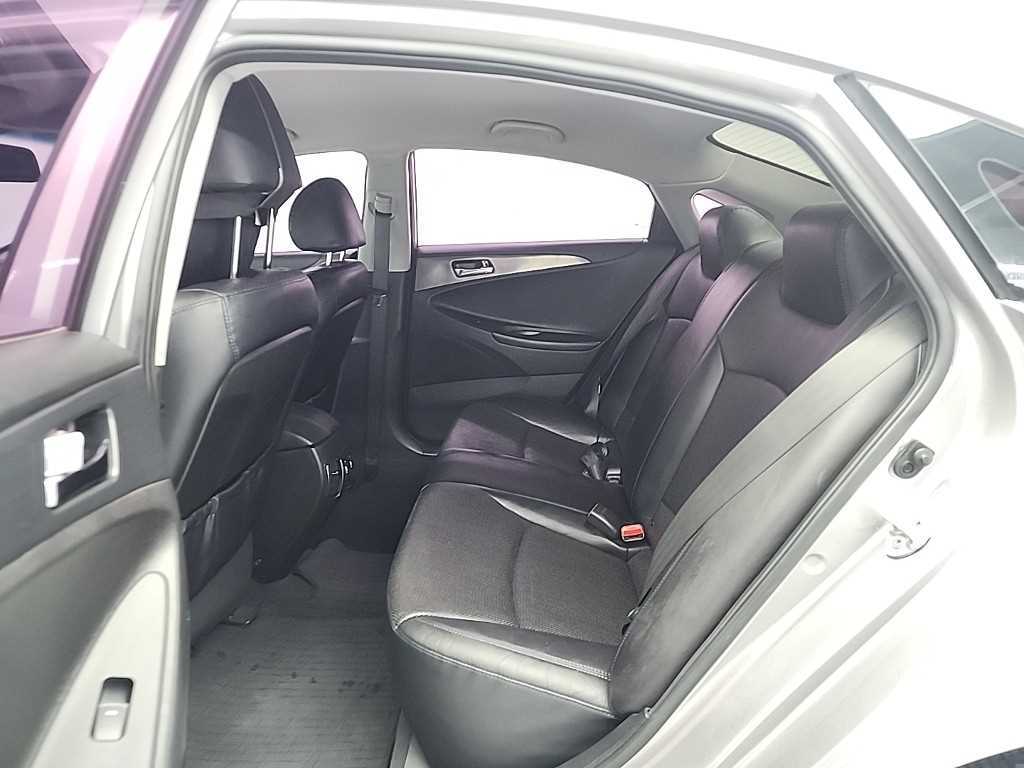 HYUNDAI Sonata - Vista 12