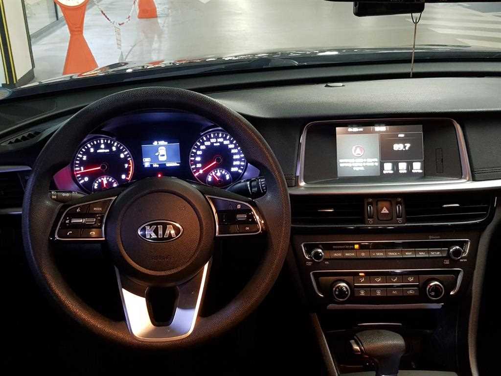 KIA K5 - Vista 9