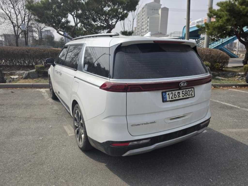 KIA Carnival - Vista 2