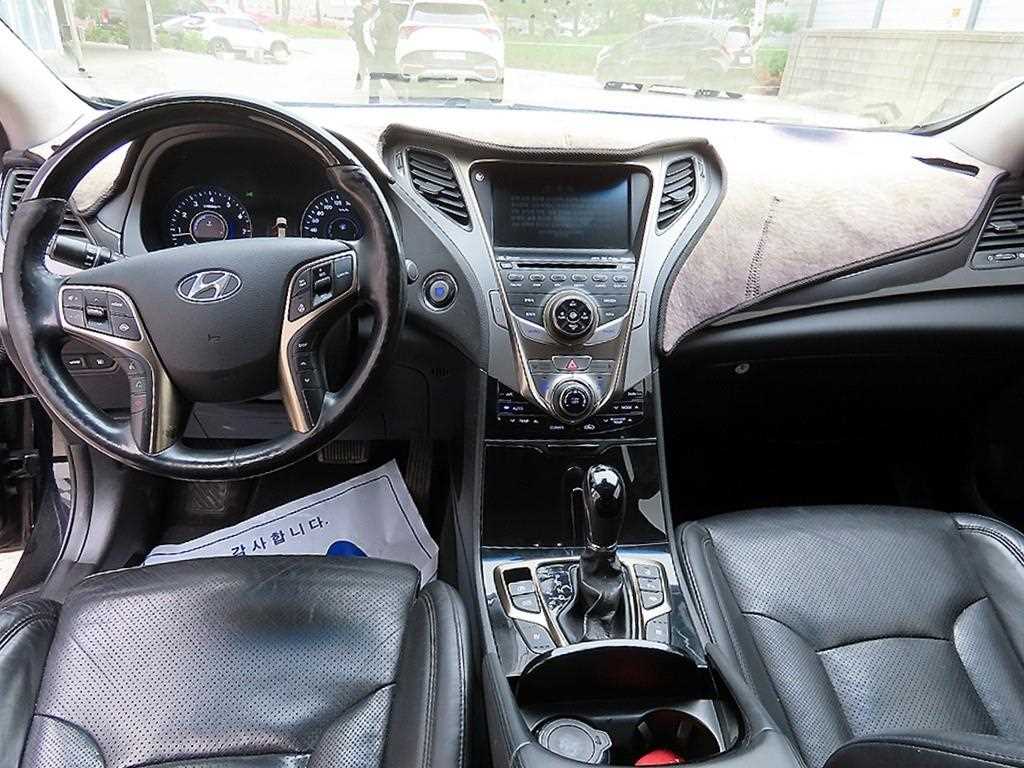 HYUNDAI Grandeur - Vista 7