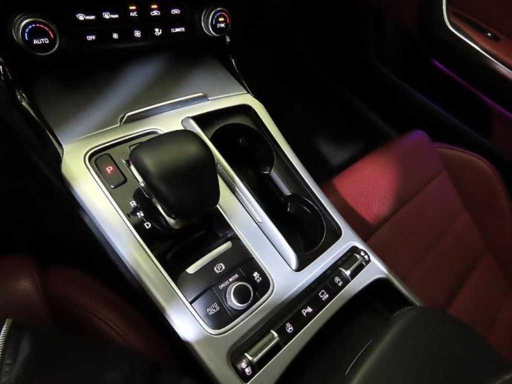 KIA Stinger - Vista 12