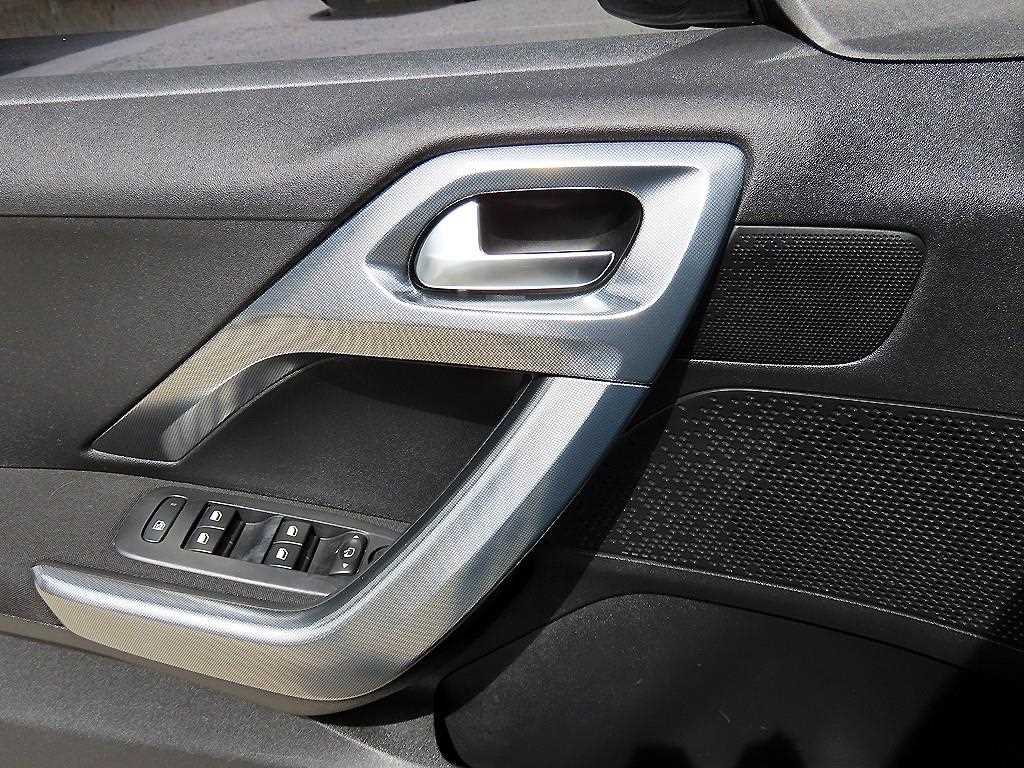 Peugeot 2008 - Vista 11