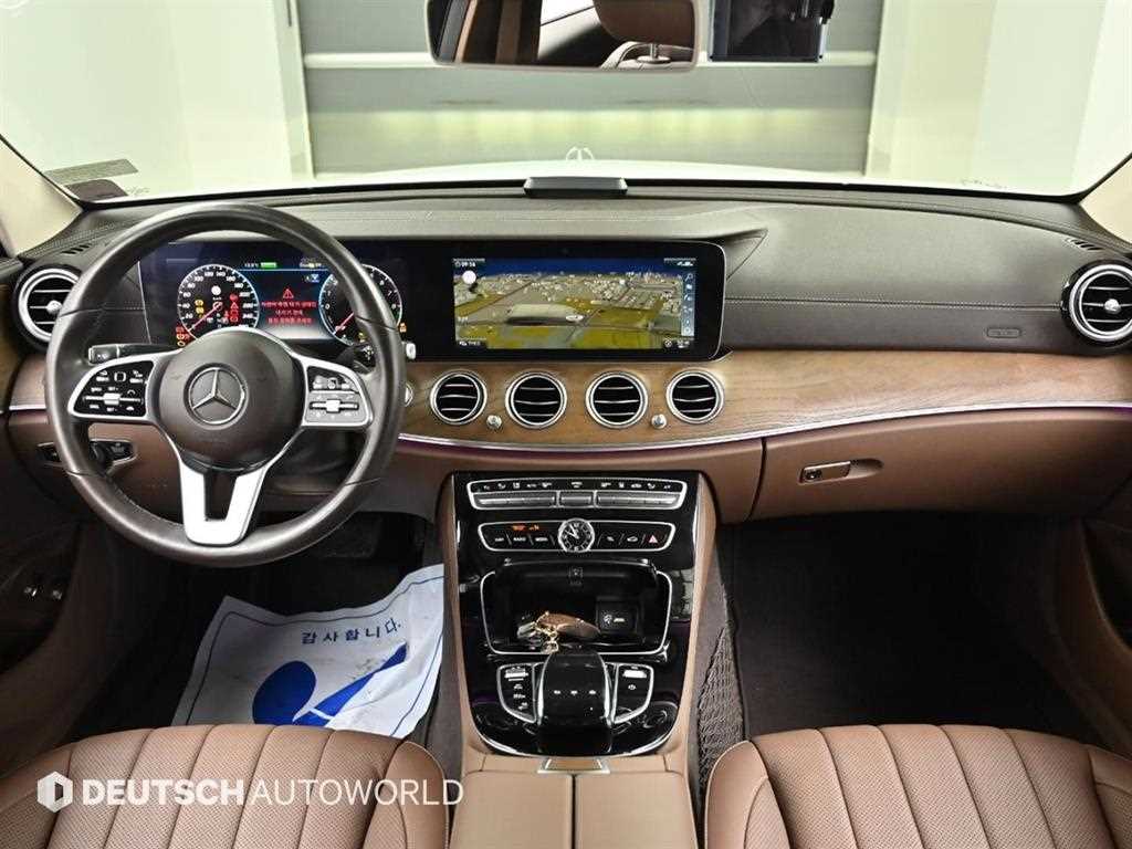 Mercedes Benz E class - Vista 7