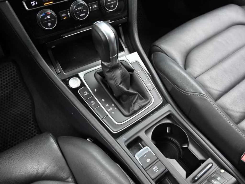 Volkswagen Golf - Vista 9