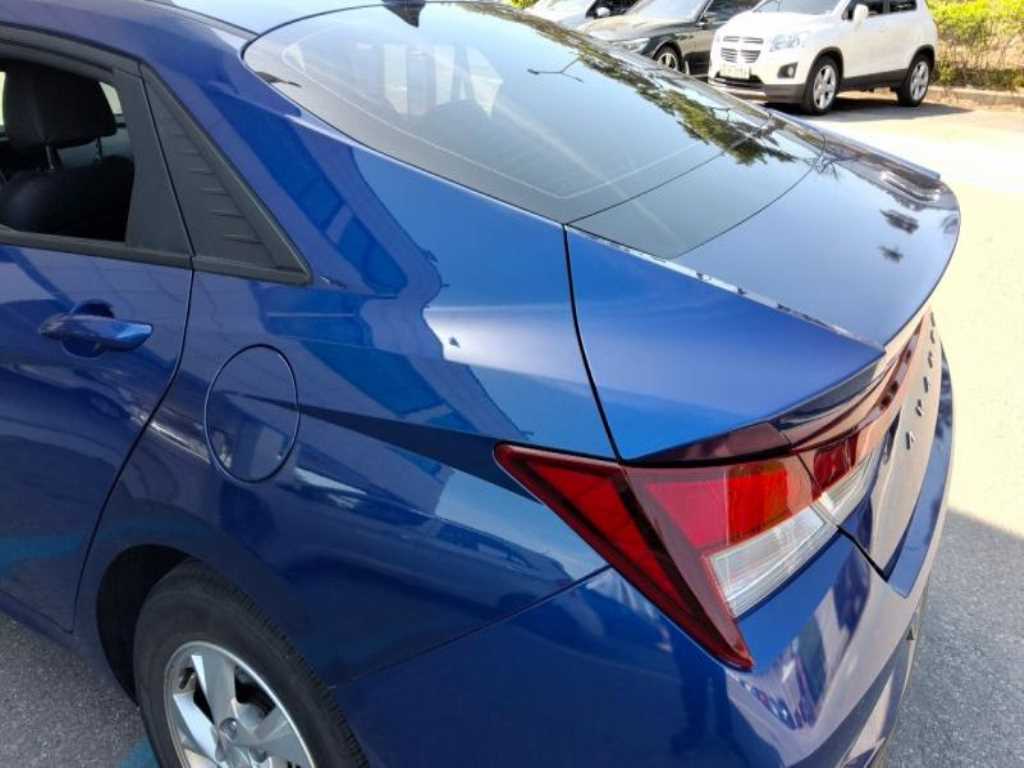 HYUNDAI Avante - Vista 5