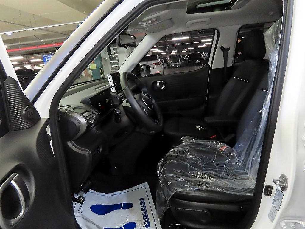 HYUNDAI Casper - Vista 6