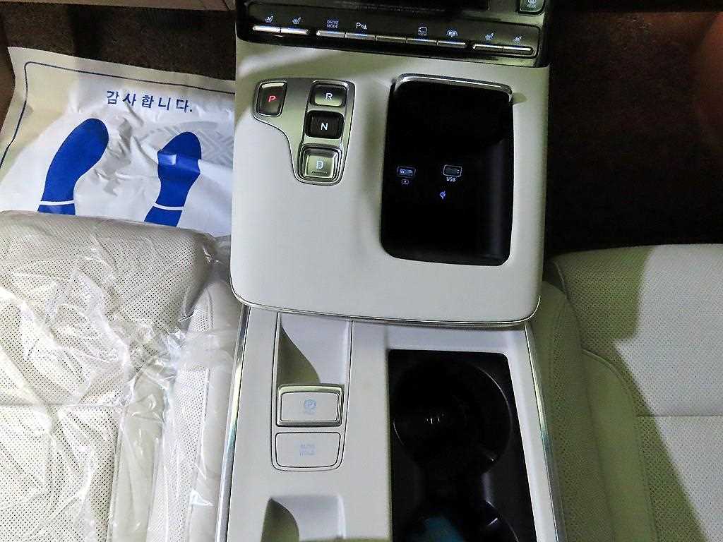HYUNDAI Grandeur - Vista 12