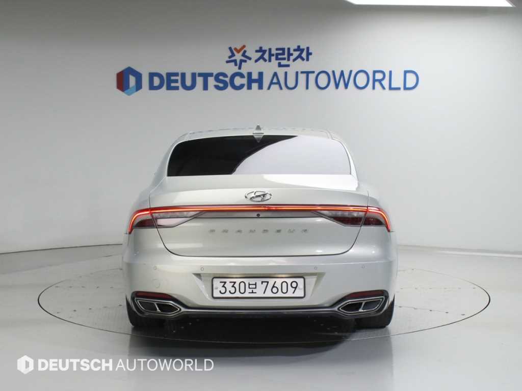 HYUNDAI Grandeur - Vista 4