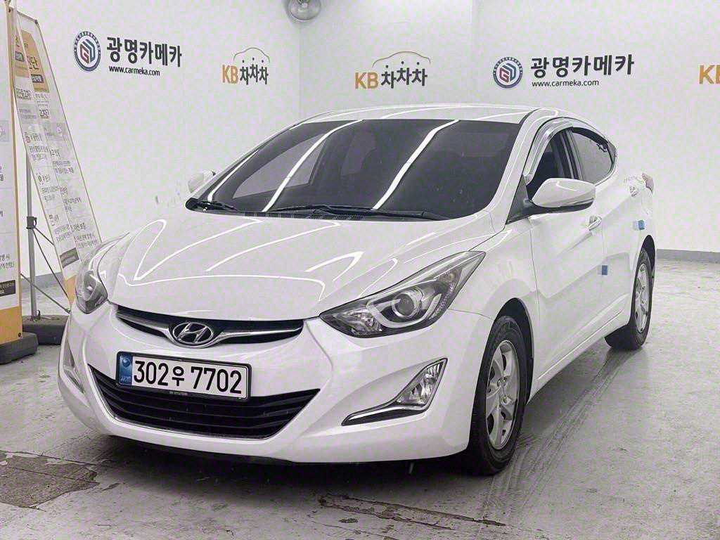 HYUNDAI Avante - Vista 2