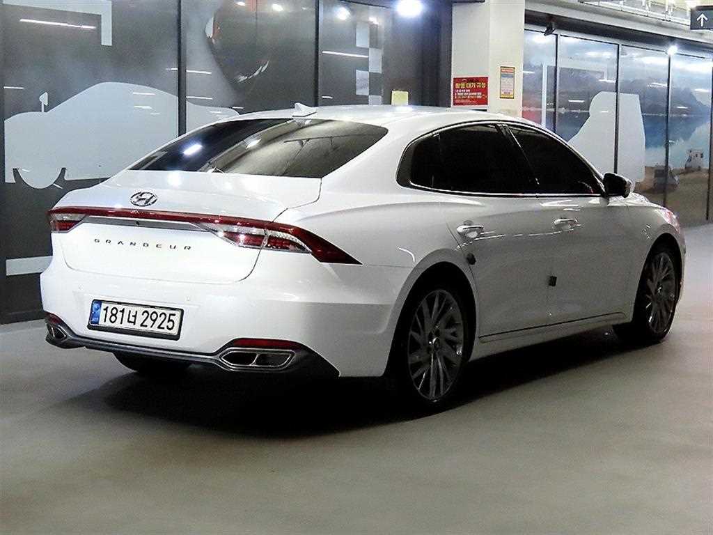 HYUNDAI Grandeur - Vista 5