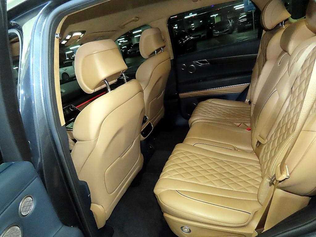 Genesis GV80 - Vista 7