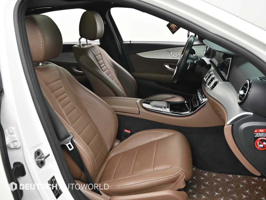 Mercedes Benz E class - Vista 10