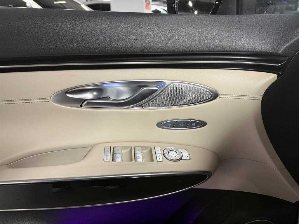 Genesis GV70 - Vista 11