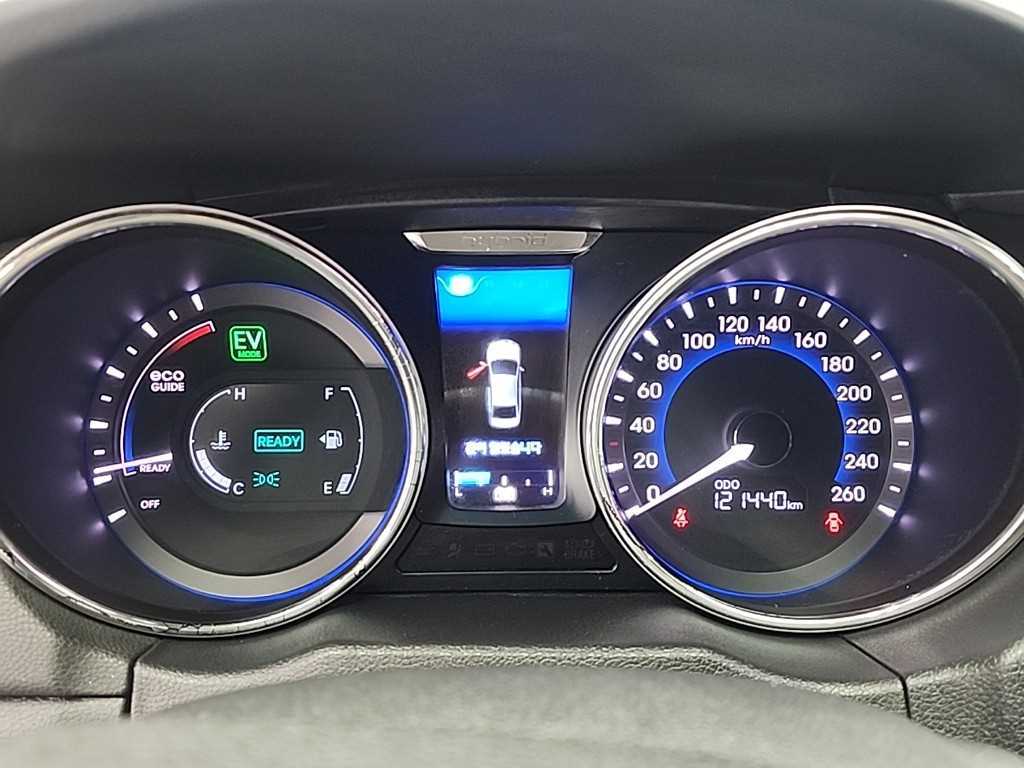 HYUNDAI Sonata - Vista 6