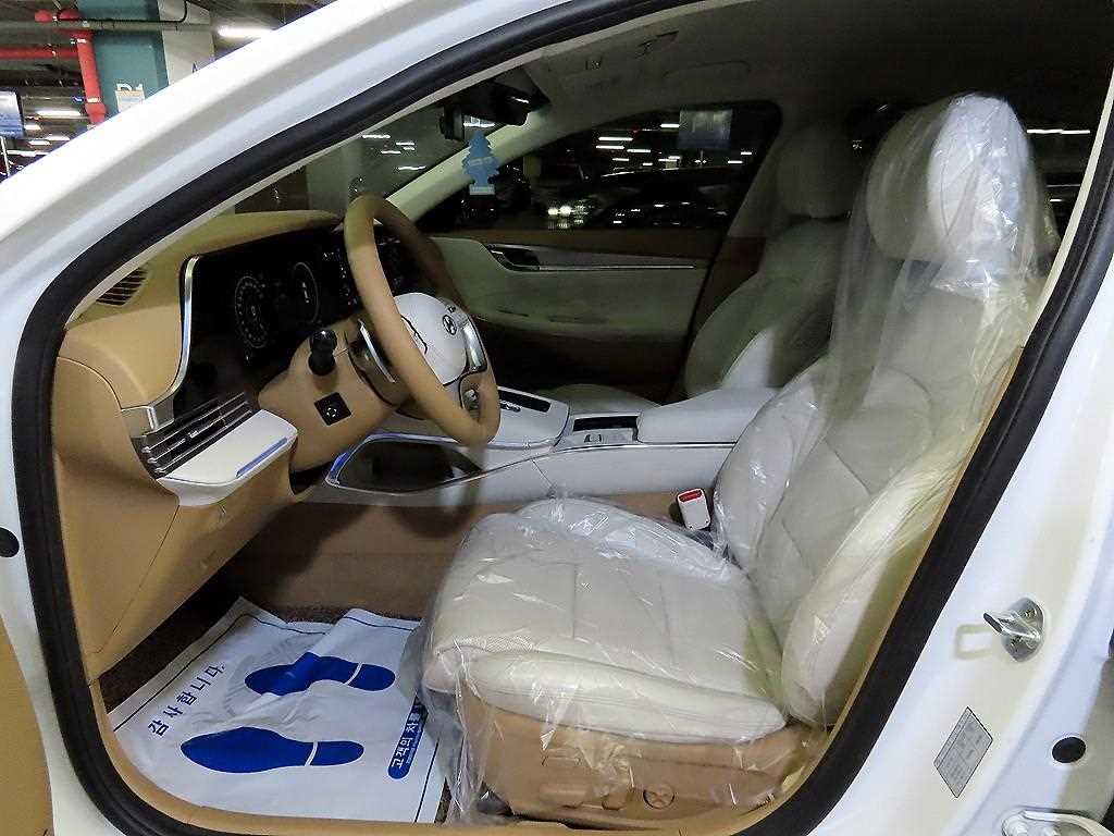 HYUNDAI Grandeur - Vista 7