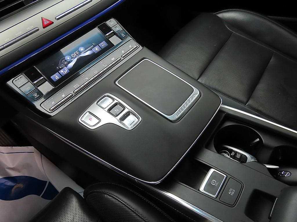 HYUNDAI Grandeur - Vista 11