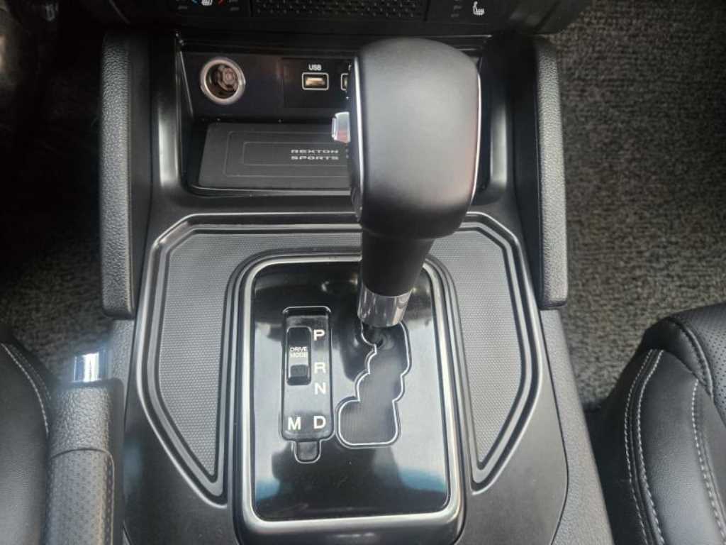 Ssangyong Rexton - Vista 9