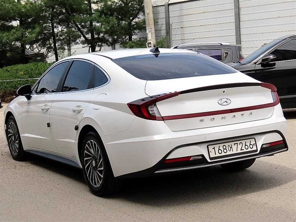 HYUNDAI Sonata - Vista 3