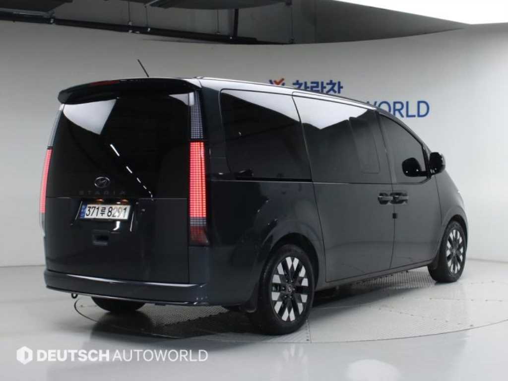 HYUNDAI Staria - Vista 3