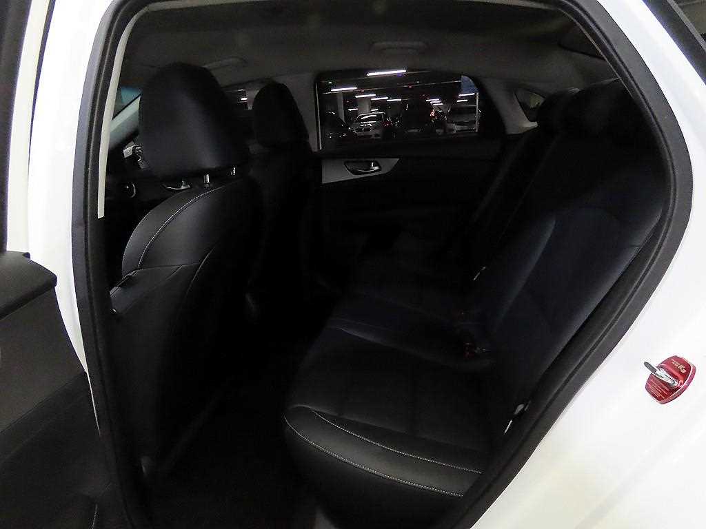 KIA K3 - Vista 7