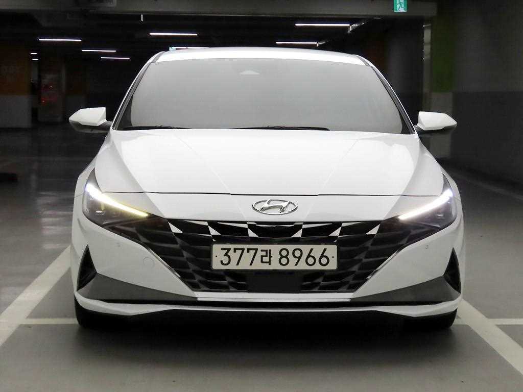 HYUNDAI Avante - Vista 2