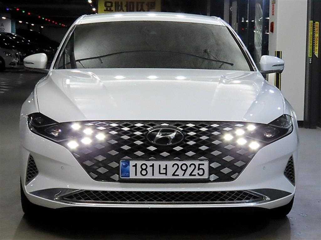 HYUNDAI Grandeur - Vista 3