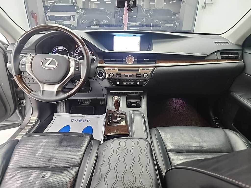 Lexus ES - Vista 7