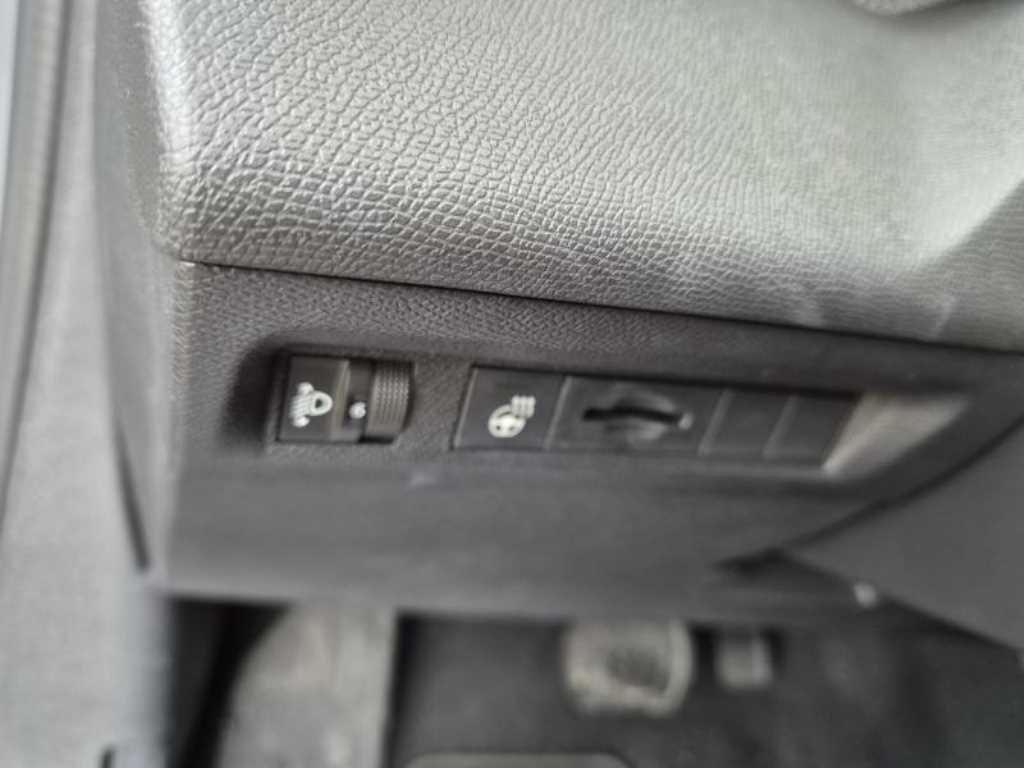 Peugeot 408 - Vista 8