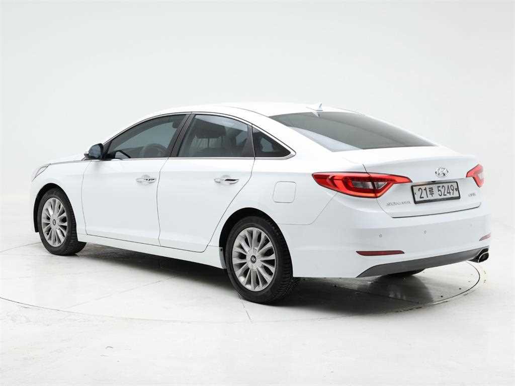 HYUNDAI Sonata - Vista 4