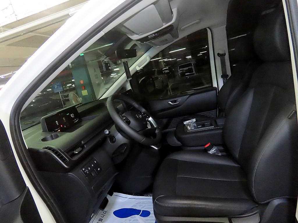 HYUNDAI Staria - Vista 6