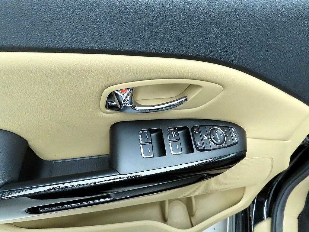 KIA Carnival - Vista 11