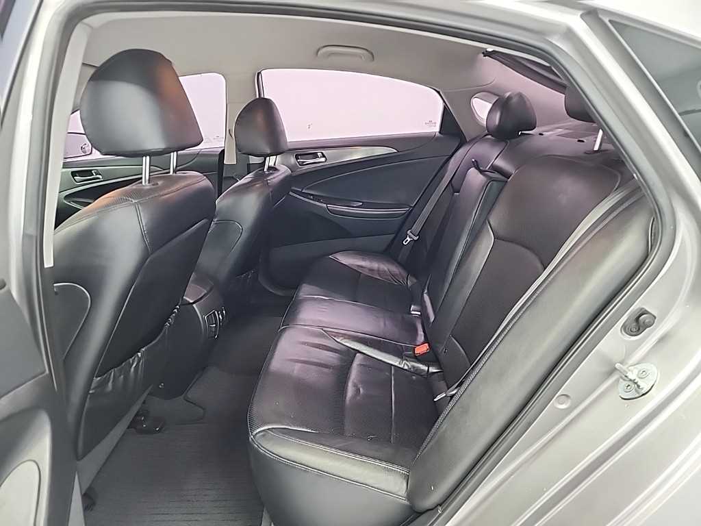 HYUNDAI Sonata - Vista 12